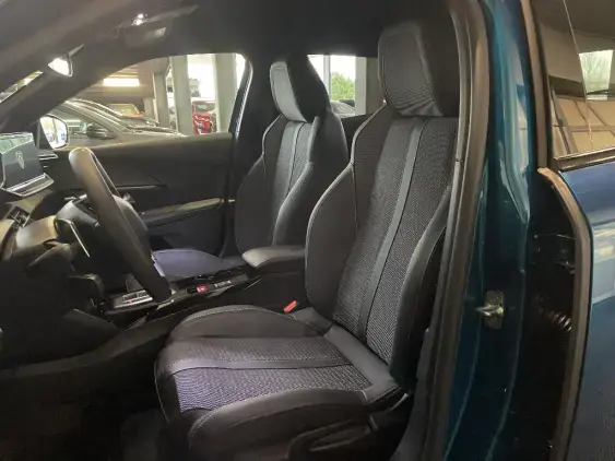 PEUGEOT 2008 II - voiture d'occasion - Photo 17