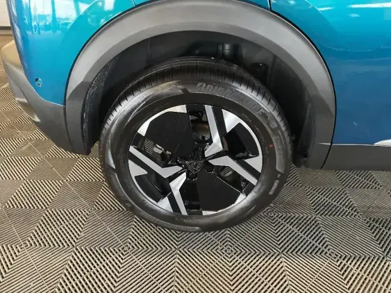 PEUGEOT 2008 II - voiture d'occasion - Photo 24