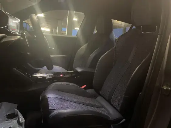 PEUGEOT 2008 II - voiture d'occasion - Photo 17