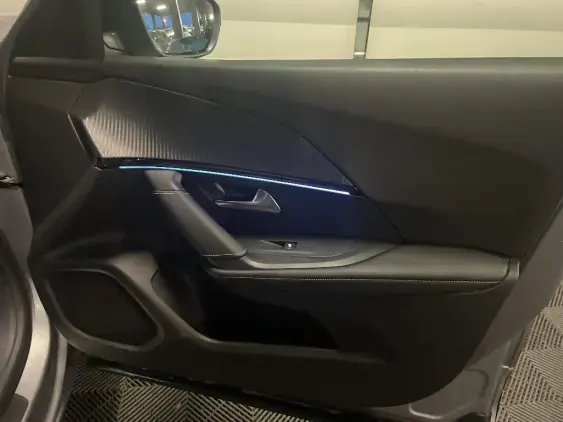 PEUGEOT 2008 II - voiture d'occasion - Photo 19