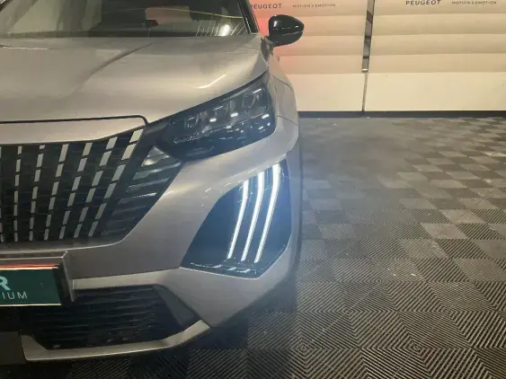 PEUGEOT 2008 II - voiture d'occasion - Photo 20