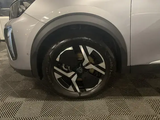 PEUGEOT 2008 II - voiture d'occasion - Photo 21