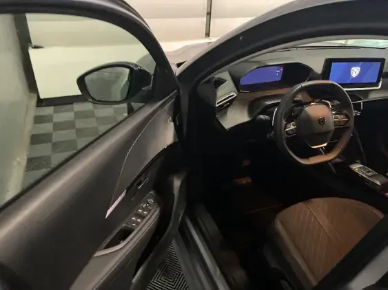 PEUGEOT 208 II - voiture d'occasion - Photo 18