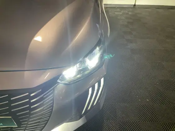 PEUGEOT 208 II - voiture d'occasion - Photo 21