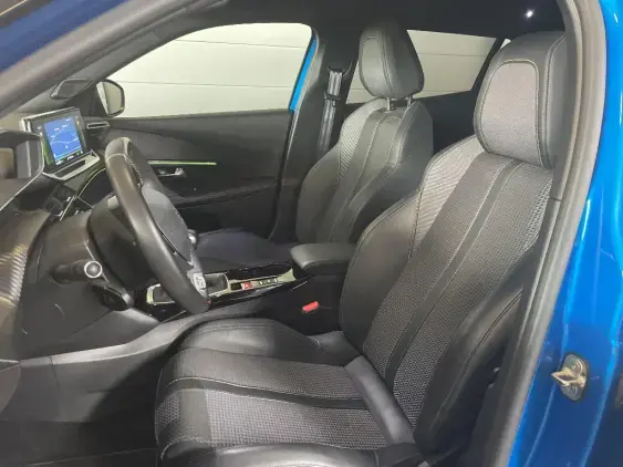 PEUGEOT 2008 II - voiture d'occasion - Photo 17