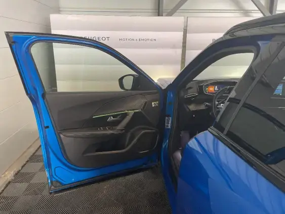 PEUGEOT 2008 II - voiture d'occasion - Photo 18