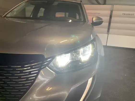 PEUGEOT 2008 II - voiture d'occasion - Photo 21