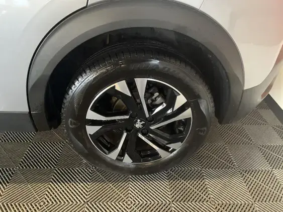 PEUGEOT 2008 II - voiture d'occasion - Photo 23