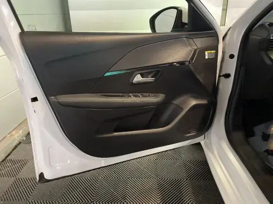 PEUGEOT 208 BUSINESS R II - voiture d'occasion - Photo 18