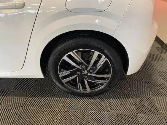 PEUGEOT 208 BUSINESS R II - voiture d'occasion - Photo 23