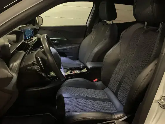 PEUGEOT 2008 II - voiture d'occasion - Photo 17