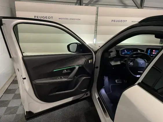 PEUGEOT 2008 II - voiture d'occasion - Photo 18