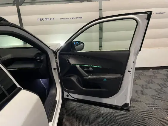 PEUGEOT 2008 II - voiture d'occasion - Photo 19