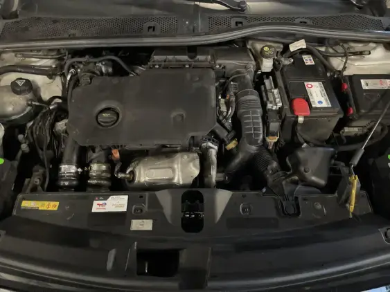 PEUGEOT 2008 II - voiture d'occasion - Photo 20