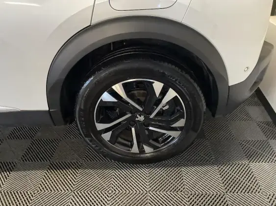 PEUGEOT 2008 II - voiture d'occasion - Photo 23