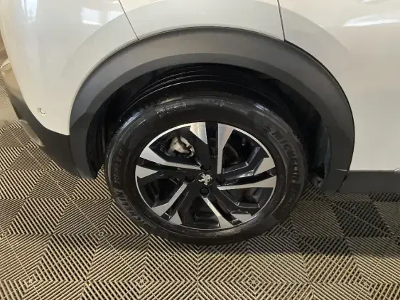 PEUGEOT 2008 II - voiture d'occasion - Photo 24