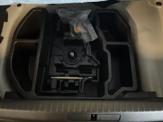 PEUGEOT 208 BUSINESS R II - voiture d'occasion - Photo 16