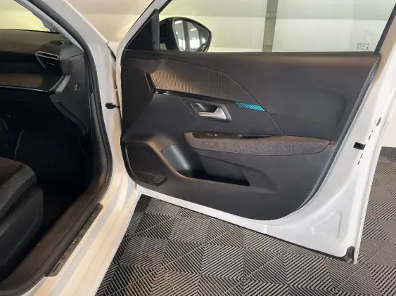 PEUGEOT 208 BUSINESS R II - voiture d'occasion - Photo 19