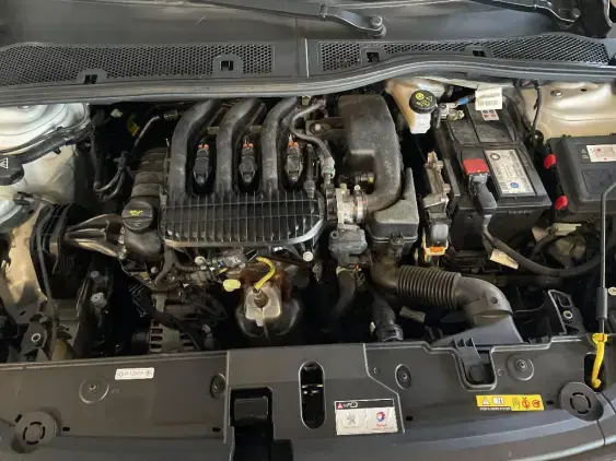 PEUGEOT 208 BUSINESS R II - voiture d'occasion - Photo 20