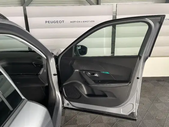 PEUGEOT 2008 II - voiture d'occasion - Photo 19