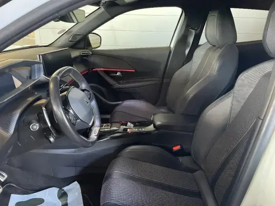 PEUGEOT 2008 II - voiture d'occasion - Photo 17