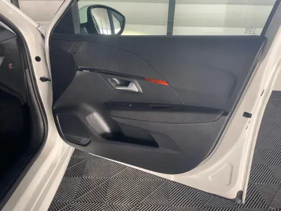 PEUGEOT 208 ELECTRIQUE II - voiture d'occasion - Photo 18