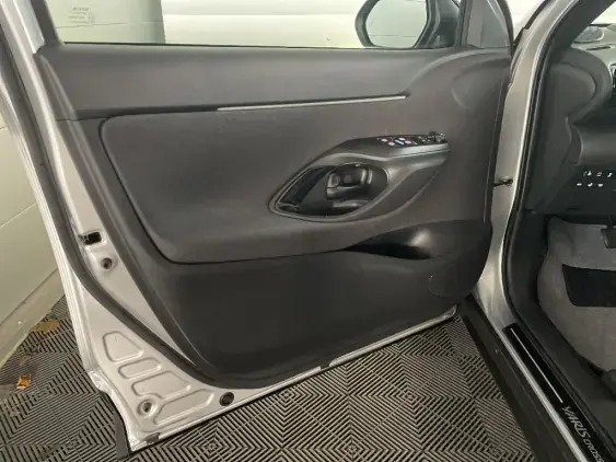 TOYOTA YARIS CROSS I - voiture d'occasion - Photo 18