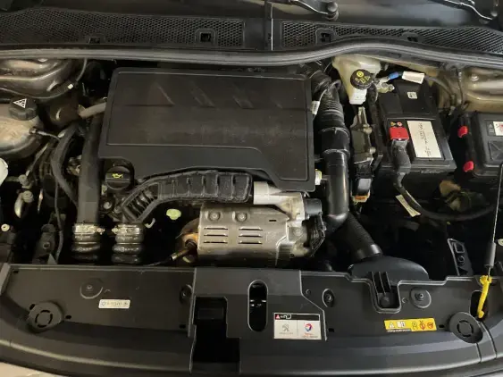 PEUGEOT 208 BUSINESS R II - voiture d'occasion - Photo 20