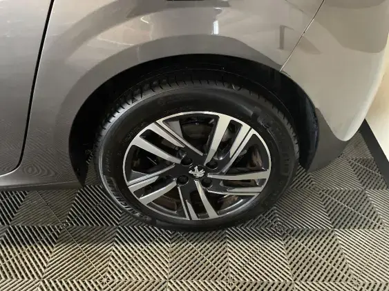 PEUGEOT 208 BUSINESS R II - voiture d'occasion - Photo 23