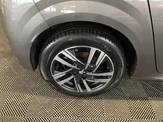 PEUGEOT 208 BUSINESS R II - voiture d'occasion - Photo 24