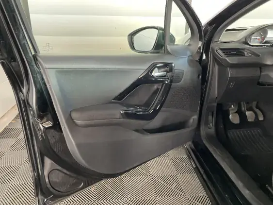 PEUGEOT 208 - voiture d'occasion - Photo 17
