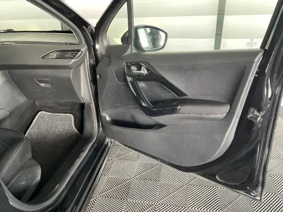 PEUGEOT 208 - voiture d'occasion - Photo 18