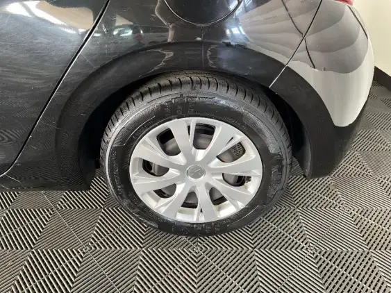 PEUGEOT 208 - voiture d'occasion - Photo 22