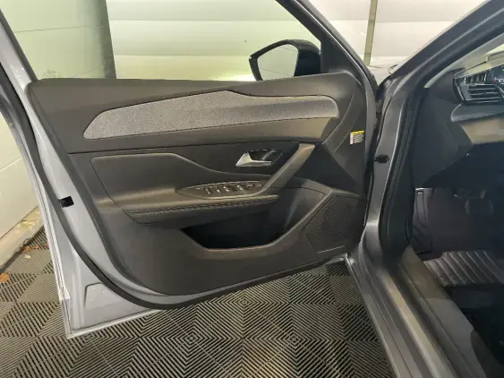 PEUGEOT 308 III - voiture d'occasion - Photo 17