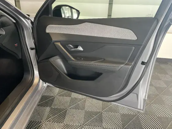 PEUGEOT 308 III - voiture d'occasion - Photo 18