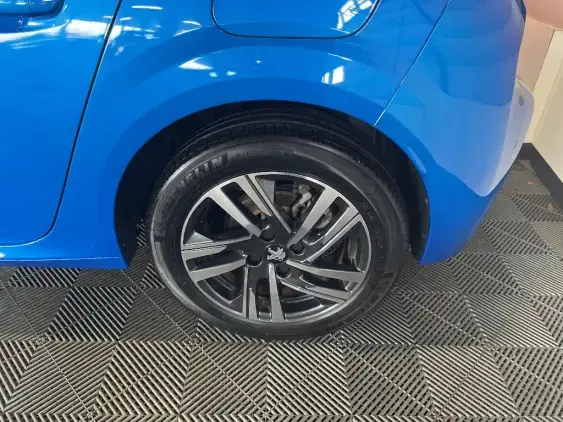 PEUGEOT 208 BUSINESS R II - voiture d'occasion - Photo 23