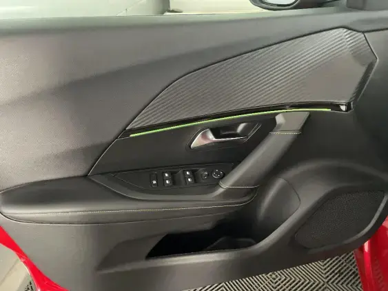 PEUGEOT 2008 ELECTRIQUE II - voiture d'occasion - Photo 17