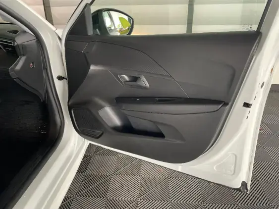 PEUGEOT 208 II - voiture d'occasion - Photo 18