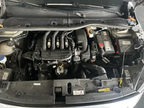 PEUGEOT 208 BUSINESS R II - voiture d'occasion - Photo 20