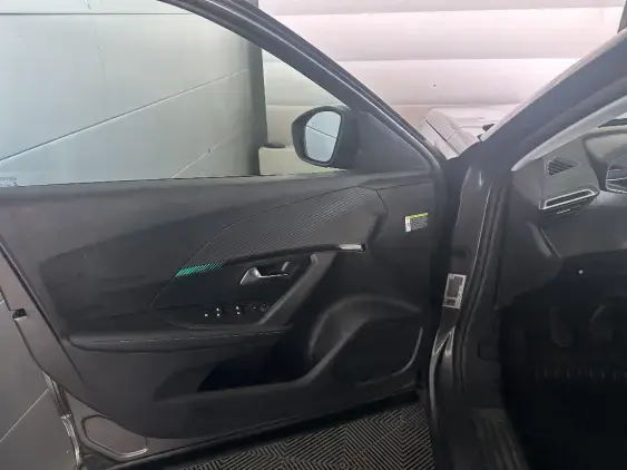 PEUGEOT 2008 II - voiture d'occasion - Photo 18