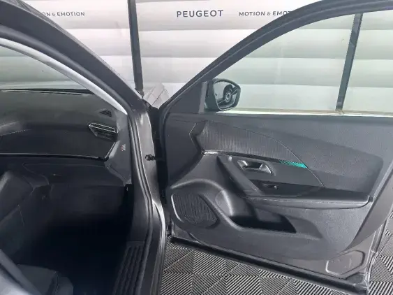 PEUGEOT 2008 II - voiture d'occasion - Photo 19