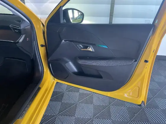 PEUGEOT 208 BUSINESS R II - voiture d'occasion - Photo 19