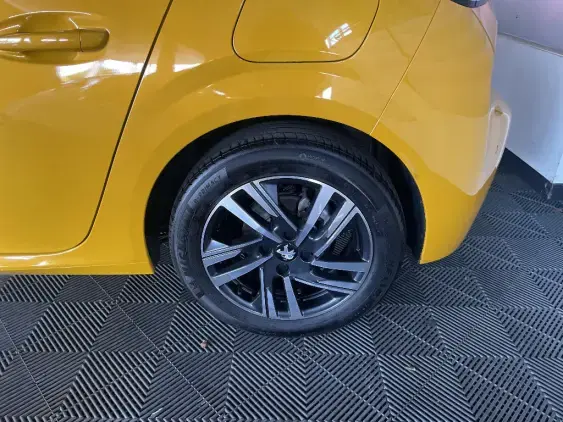 PEUGEOT 208 BUSINESS R II - voiture d'occasion - Photo 23