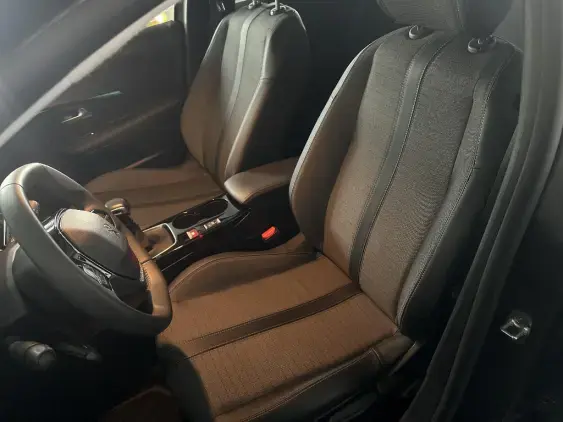 PEUGEOT 208 BUSINESS R II - voiture d'occasion - Photo 17