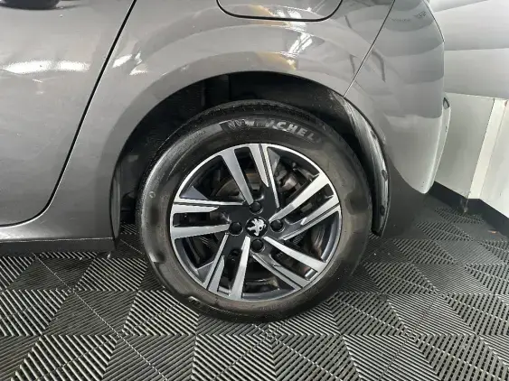 PEUGEOT 208 BUSINESS R II - voiture d'occasion - Photo 23