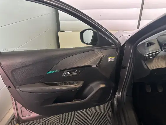 PEUGEOT 208 BUSINESS R II - voiture d'occasion - Photo 18