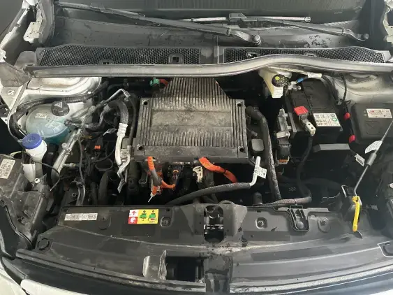 PEUGEOT 2008 ELECTRIQUE II - voiture d'occasion - Photo 20