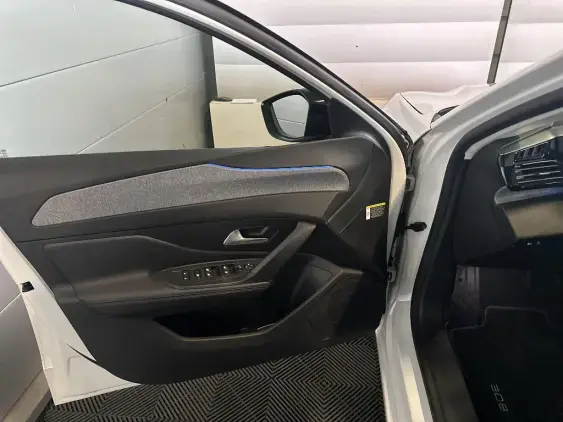 PEUGEOT 308 III - voiture d'occasion - Photo 18