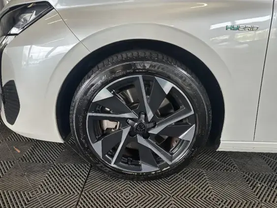 PEUGEOT 308 III - voiture d'occasion - Photo 22