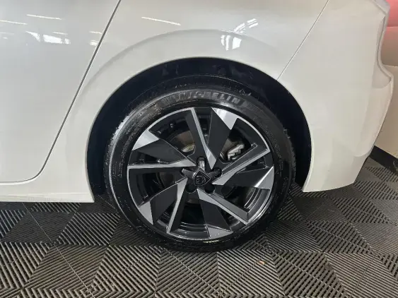 PEUGEOT 308 III - voiture d'occasion - Photo 23